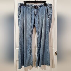 Old Navy Women's Light Blue Low Rise Wide Leg Jeans